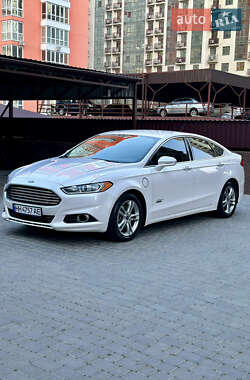 Седан Ford Fusion 2015 в 