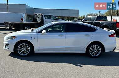 Седан Ford Fusion 2020 в 