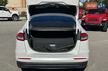 Седан Ford Fusion 2020 в 