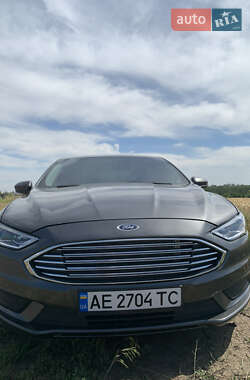 Седан Ford Fusion 2016 в 