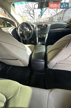 Седан Ford Fusion 2016 в 