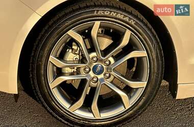 Седан Ford Fusion 2019 в 
