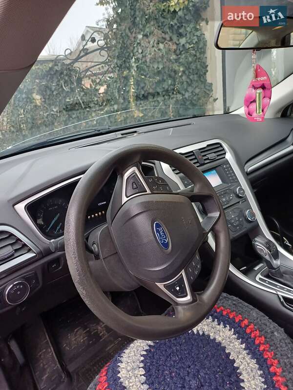 Седан Ford Fusion 2013 в Черкасах