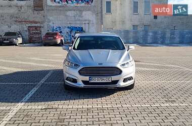 Седан Ford Fusion 2015 в 