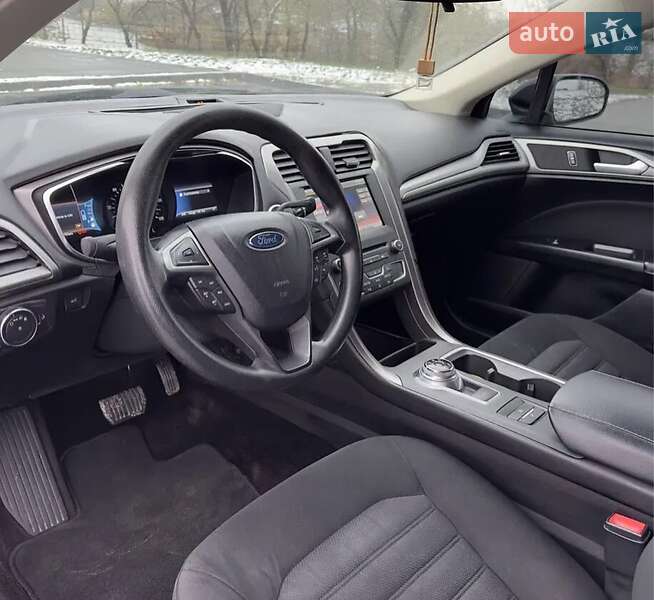 Седан Ford Fusion 2017 в Львове