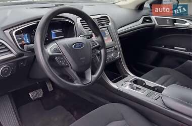 Седан Ford Fusion 2017 в 