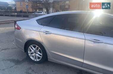 Седан Ford Fusion 2016 в 