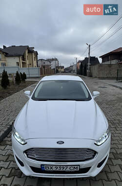 Седан Ford Fusion 2014 в 