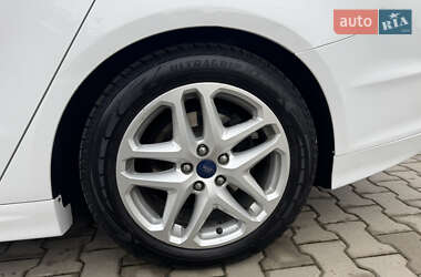 Седан Ford Fusion 2014 в 
