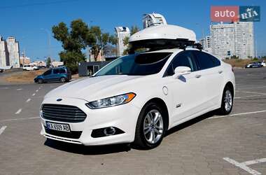 Седан Ford Fusion 2015 в 