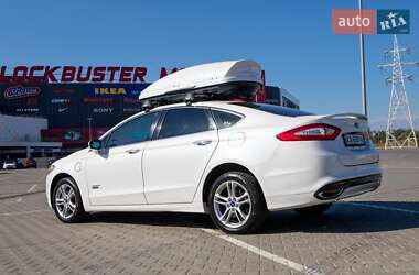 Седан Ford Fusion 2015 в 
