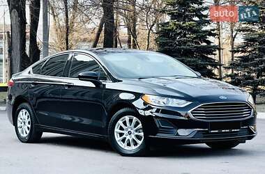 Седан Ford Fusion 2020 в Днепре