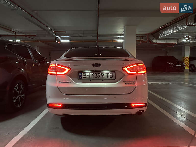 Седан Ford Fusion 2014 в Одесі