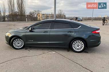 Седан Ford Fusion 2015 в 