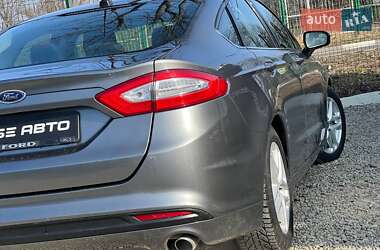 Седан Ford Fusion 2013 в Стрию