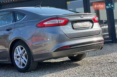 Седан Ford Fusion 2013 в Стрию