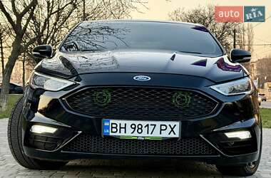 Седан Ford Fusion 2017 в 