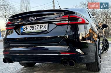 Седан Ford Fusion 2017 в 