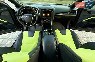 Седан Ford Fusion 2017 в 