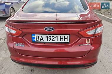 Седан Ford Fusion 2016 в 