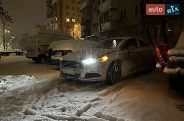 Седан Ford Fusion 2016 в 