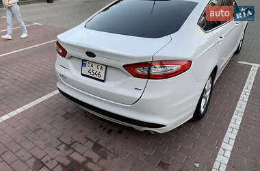 Седан Ford Fusion 2016 в 