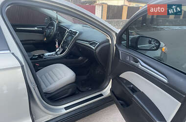 Седан Ford Fusion 2015 в 