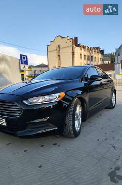Седан Ford Fusion 2016 в 