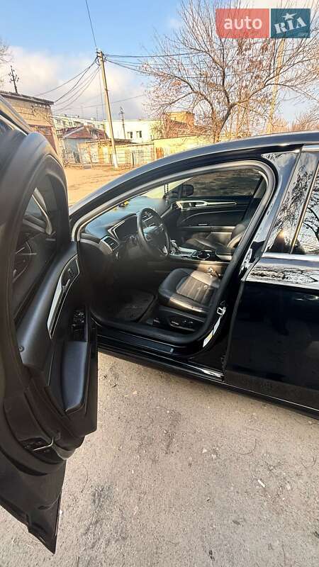 Седан Ford Fusion 2015 в Изюме