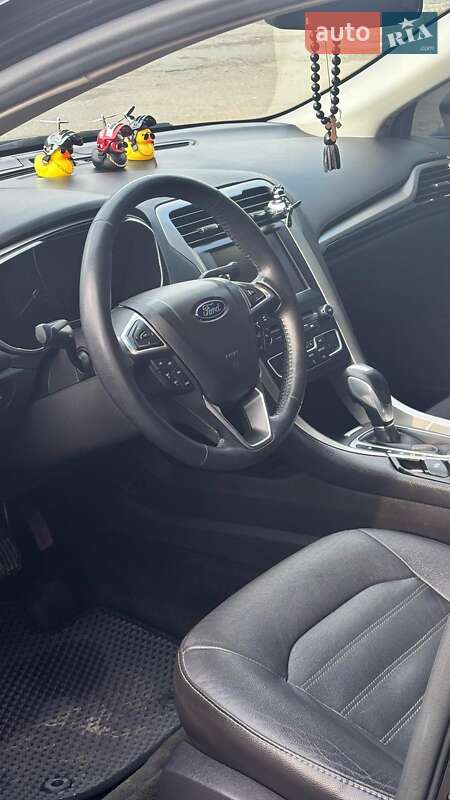 Седан Ford Fusion 2015 в Ізюмі