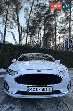 Седан Ford Fusion 2019 в 