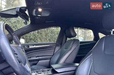 Седан Ford Fusion 2019 в 