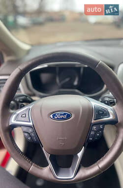 Седан Ford Fusion 2017 в 