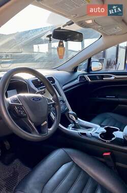 Седан Ford Fusion 2015 в 
