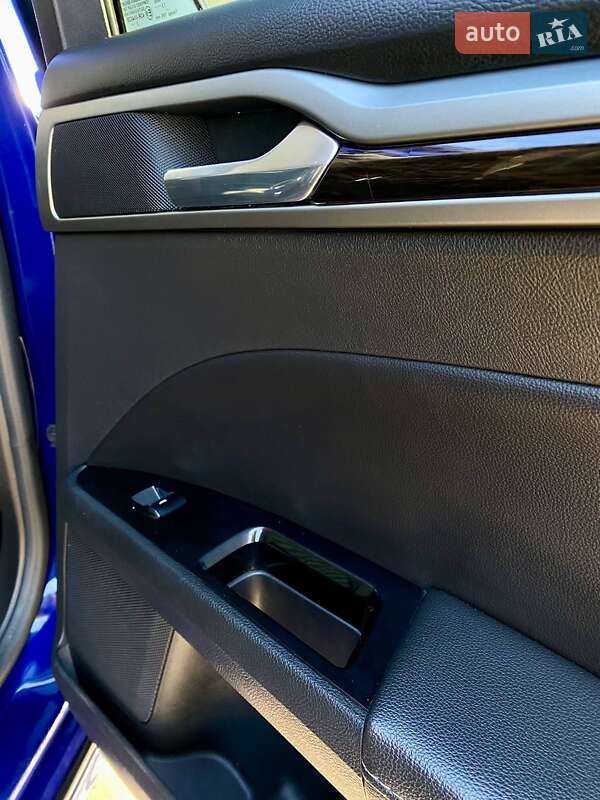 Седан Ford Fusion 2015 в Винниках