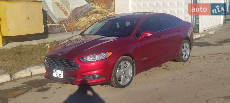 Седан Ford Fusion 2013 в Ровно