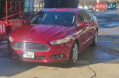 Седан Ford Fusion 2013 в Ровно