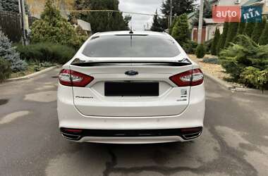 Седан Ford Fusion 2016 в 