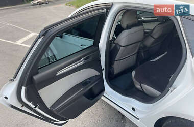 Седан Ford Fusion 2012 в 