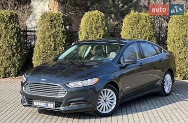 Седан Ford Fusion 2015 в 