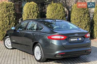 Седан Ford Fusion 2015 в 