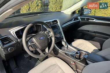 Седан Ford Fusion 2015 в 