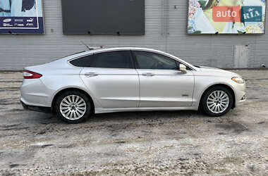 Седан Ford Fusion 2014 в 