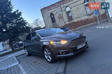 Седан Ford Fusion 2016 в Стрию