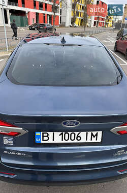 Седан Ford Fusion 2019 в 