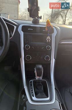 Седан Ford Fusion 2014 в 