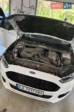 Седан Ford Fusion 2015 в 