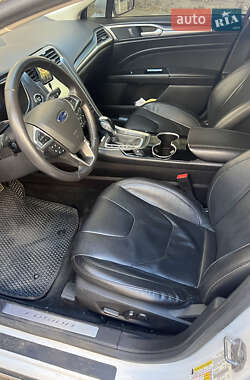 Седан Ford Fusion 2015 в 
