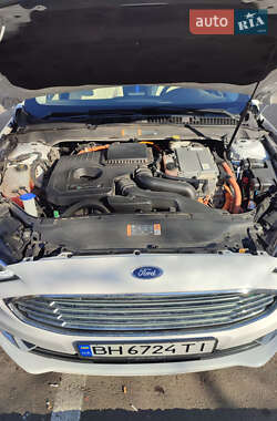 Седан Ford Fusion 2017 в 