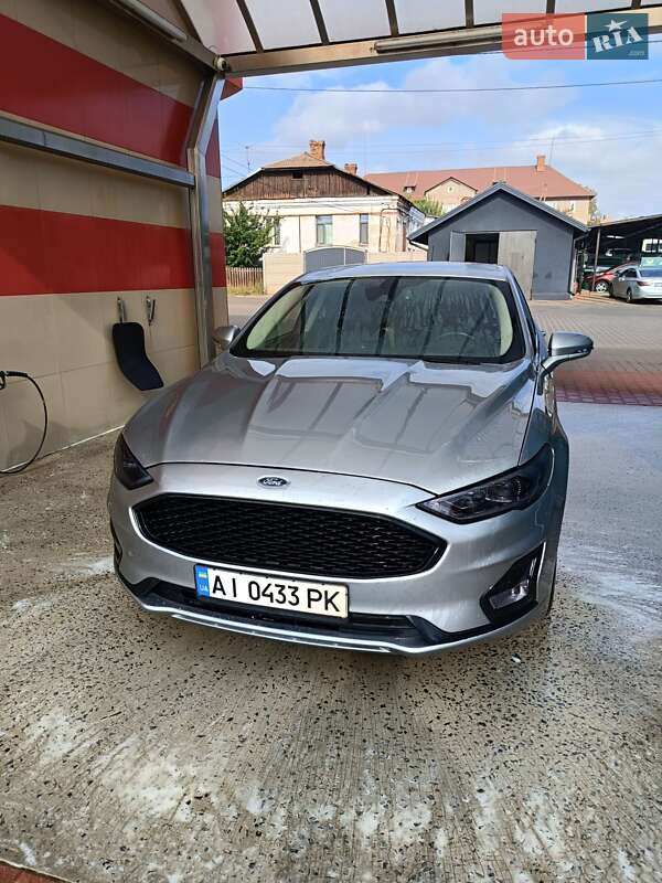 Седан Ford Fusion 2020 в 